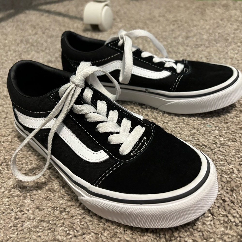 Vans - Picture 2 of 5
